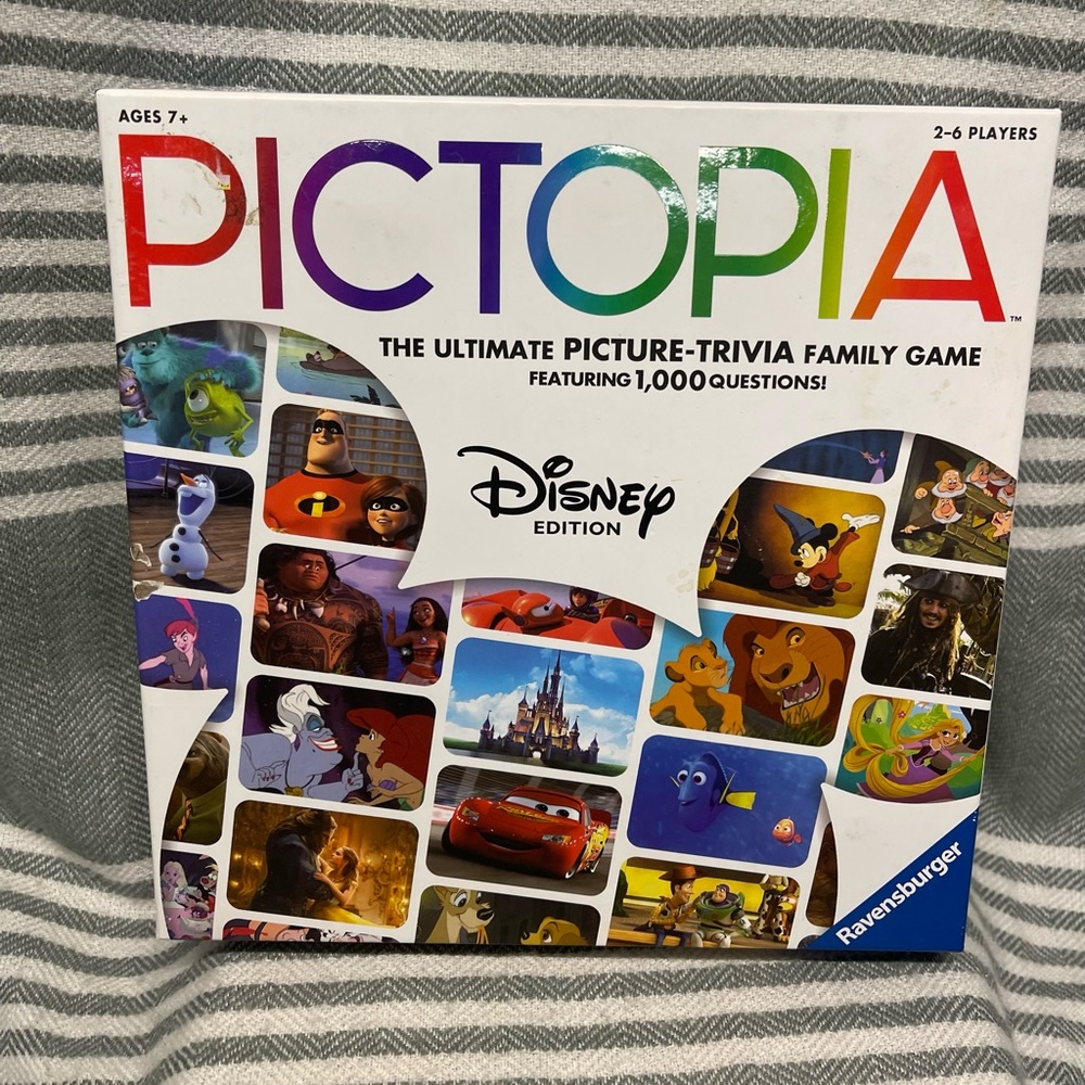 Disney Pictopia‎ Board Game